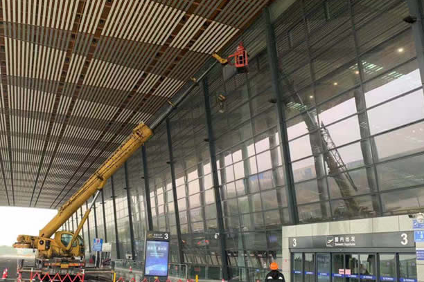 翁源玻璃幕墙维护和保养